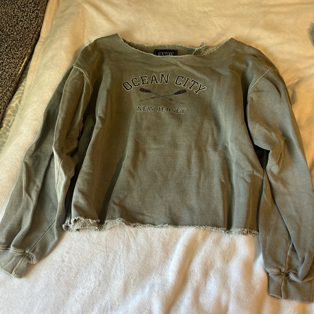 Ocean city crewneck size medium